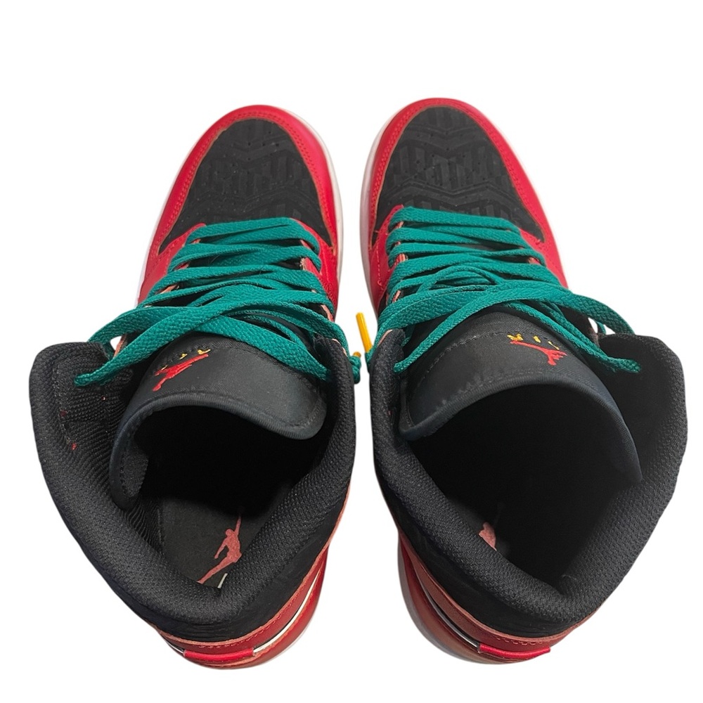 Jordan 1 Mid SE in Black, Red, White, and Malachite - Picture 6 of 15